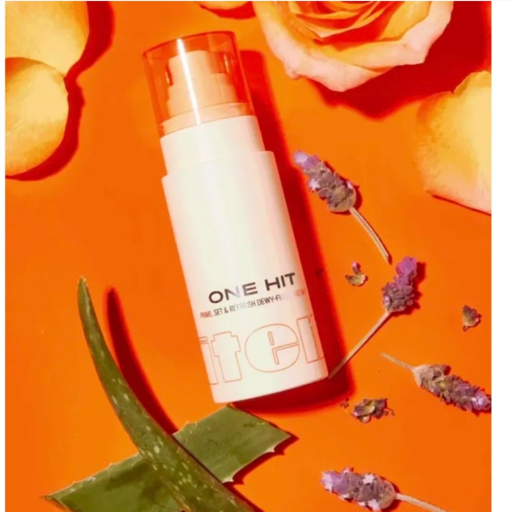 Item one hit prime set and refresh Dewey finish face mist